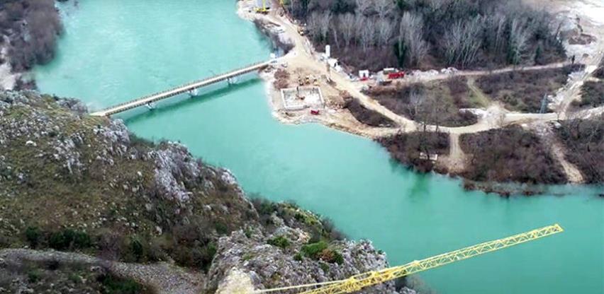 Most u Počitelju dobiva prve obrise (VIDEO)