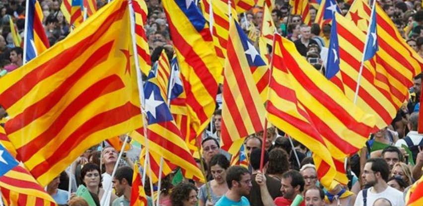 Usvojen dekret koji katalonskim firmama olakšava premještanje izvan regije