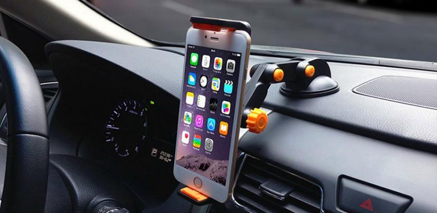 Britanski poslanici predlažu zabranu i za hands-free telefoniranje u vožnji