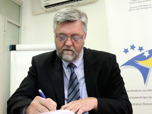 U dijelu koji se odnosi na javnu upravu BiH dobila više od 70 pitanja