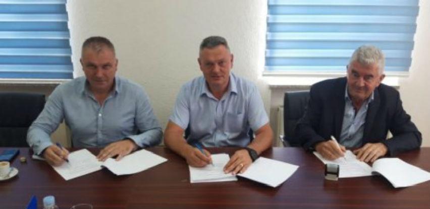 Potpisana tri ugovora za sanaciju cesta vrijedna gotovo 630.000 KM