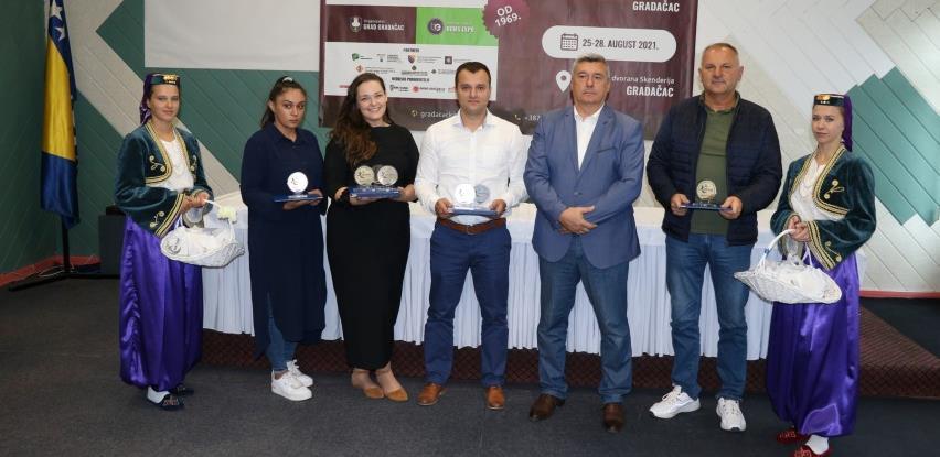 Dodijeljene medalje za kvalitet izloženih proizvoda na sajmu "Dani šljive" u Gradačcu