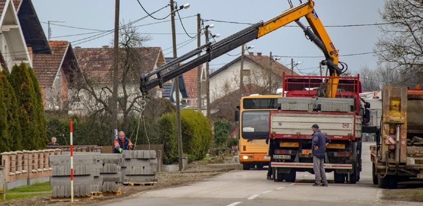 Počela izgradnja pješačkih staza u Novom Selu