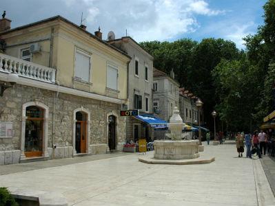 Kupci iz inostranstva u Trebinju: Pomama za starim kamenim kućama