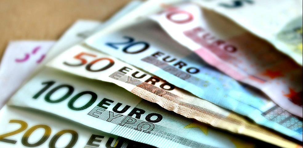 Ukoliko se iz BiH iznosi više od 10.000 eura neophodna prijava