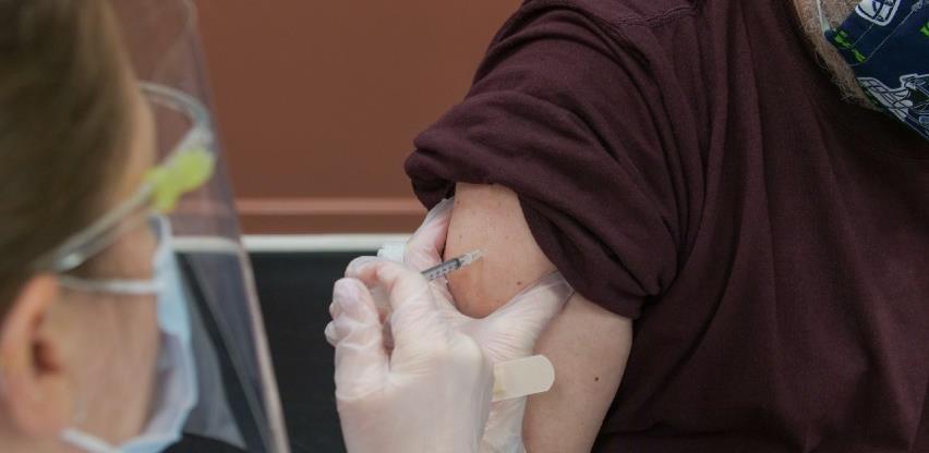 U RS vakcine će prvi primiti medicinari koji rade s covid pacijentima