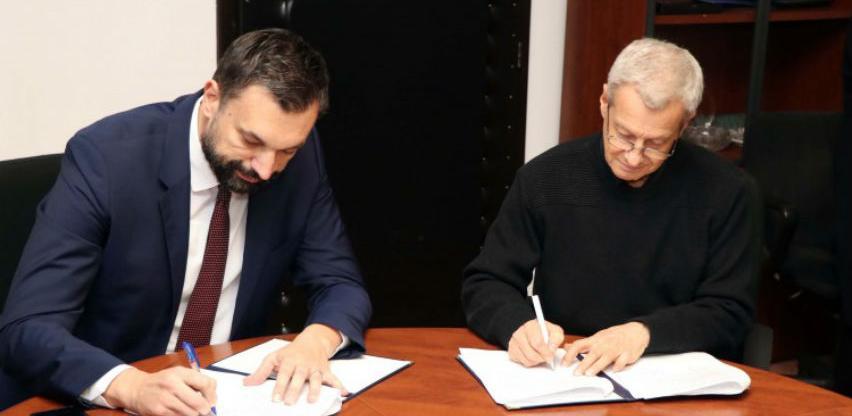 Potpisivanjem kolektivnog ugovora prekinut štrajk zdravstvenih radnika u KS