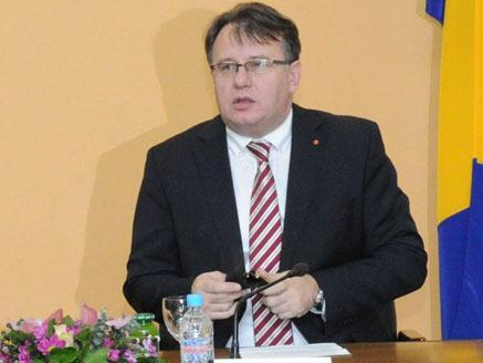 Vlada spremna da pomogne Aluminiju, ali bez nezakonitih odluka