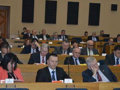 Brojne kritike na predložene mjere Ekonomske politike RS-a za 2016. godinu