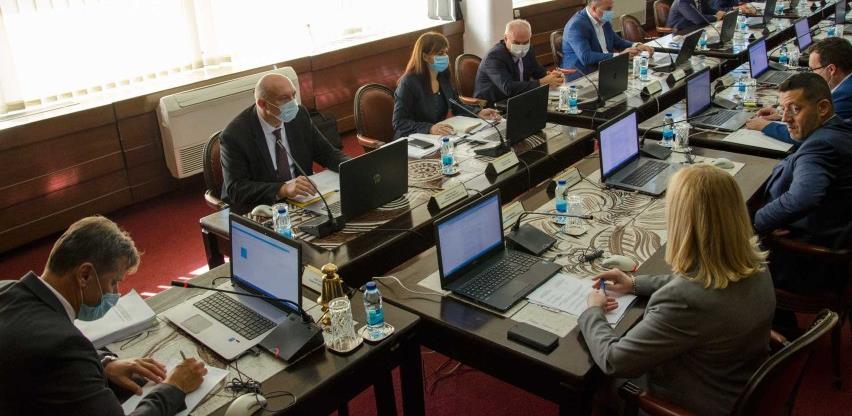 Vlada FBiH korak bliže pojeftinjenju registracije poslovnih subjekata