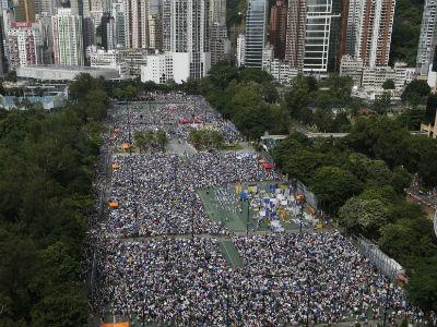 Cameron zabrinut zbog Hong Konga