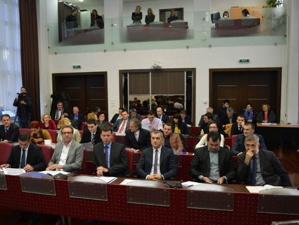 Gradonačelnik Bihaća sebi smanjio platu za 40 posto