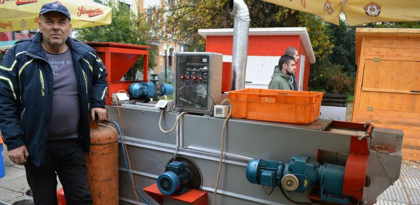 Jedinstveni izum – mobilna kesten pržionica u Starom Gradu