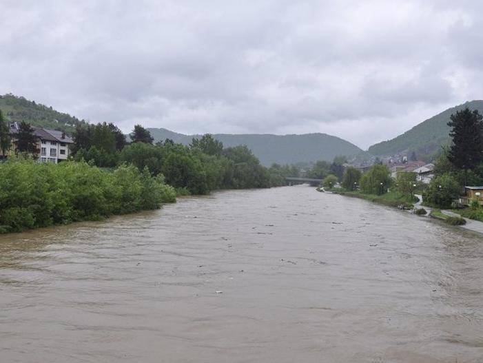 Poplave zaustavile vozove