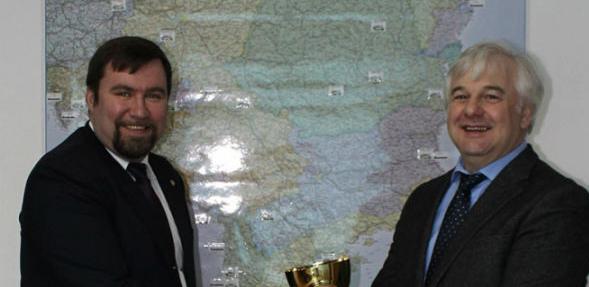 Priznanje radnom kolektivu "Rafinerije ulja Modriča"