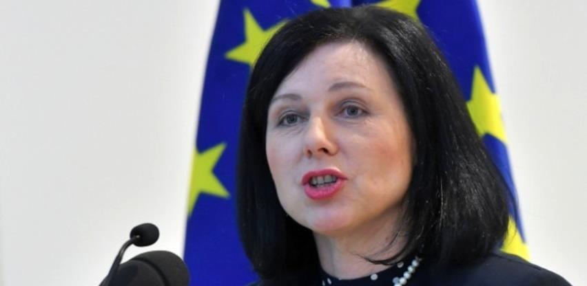 Zabranu putovanja ukinuti što prije i bez diskriminacije