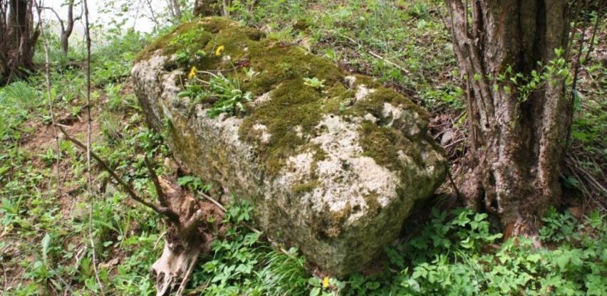 Nekropole sa stećcima i nišanima u Kreševu proglašene nacionalnim spomenicima