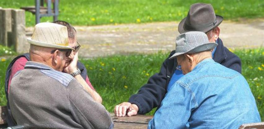 Slovenska vlada privremeno odustala od povećanja životne dobi za umirovljenje