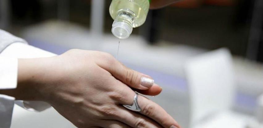 Kolonjska voda, znak dobrodošlice u Turskoj, postala efikasna mjera dezinfekcije