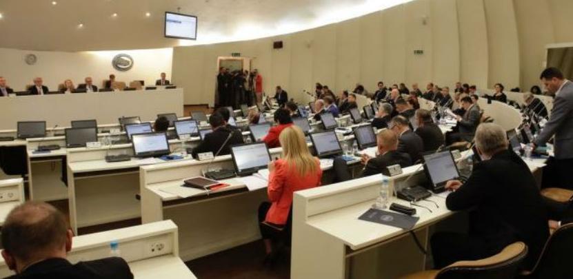 Poslanici PSBiH danas odlučuju o hitnosti usvajanja seta zakona o akcizama