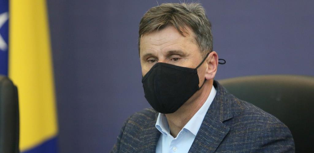 Novalić potvrdio: Ugovor za nabavku vakcina je potpisan u FBiH, čeka se potpis iz Rusije