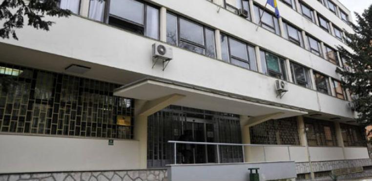 Vozaču ministarke duplo veća plata