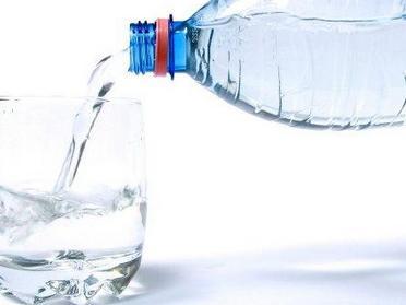 Pijte vodu na prazan želudac i izliječite se