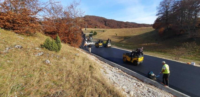 Na području općine Trnovo asfaltiran lokalni put Šakote-Lukavac