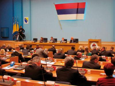 Dobro plaćena šutnja: 12 poslanika bez riječi za šest mjeseci (ne)rada