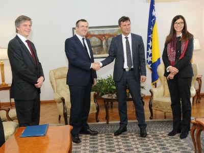 I pored svih zastoja uspješno provode zacrtane reforme