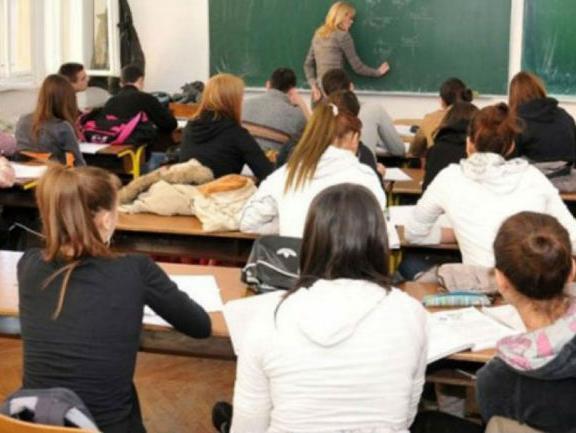 Od sutra obustava nastave u osnovnim i srednjim školama KS