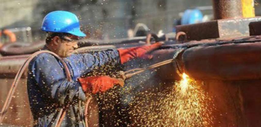 Industrija i zaposlenost rastu, plate stagniraju