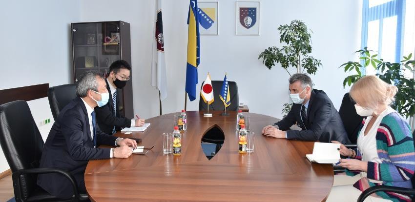 Japan pomaže kantonu u borbi za zaštitu okoliša, bolji javni prijevoz i pristupačnije zdravstvo