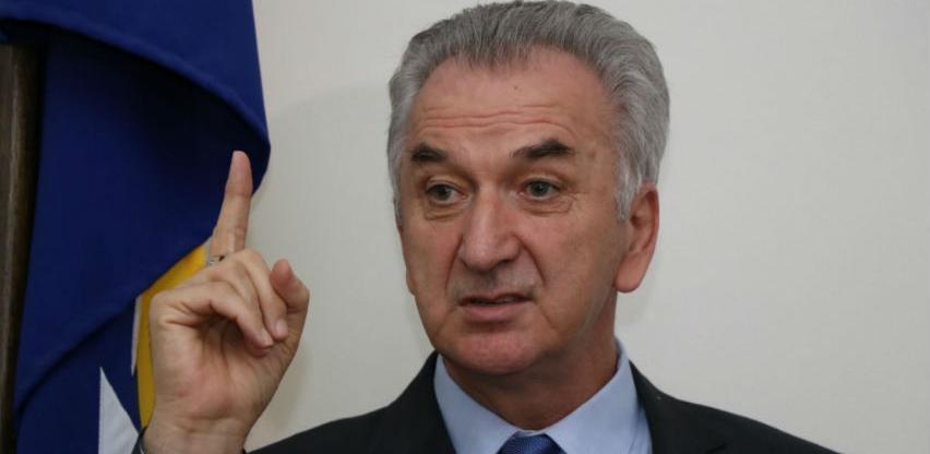 Šarović: Novac od akciza ne treba dati onima koji ga neadekvatno troše