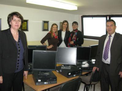 Sberbank BH donirala 11 računara školama u Sarajevu i Visokom