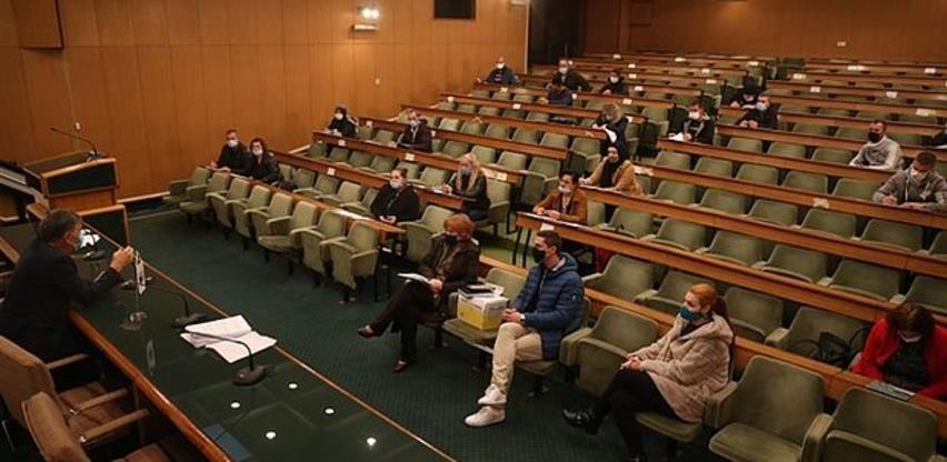 U Gradskoj upravi Zenice potpisani ugovori za dodjelu 20 plastenika