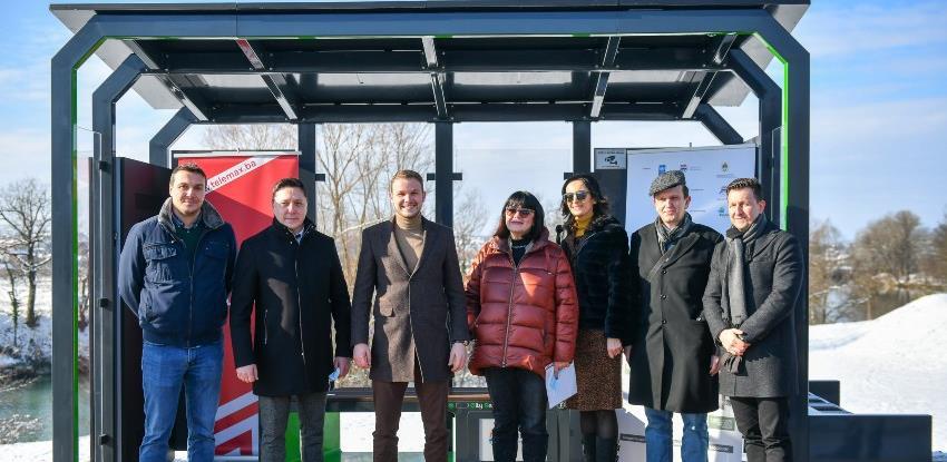 U Banjaluci otvoreno prvo “pametno autobusko stajalište”
