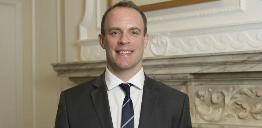 Raab: May ima punu podršku vlade za Brexit