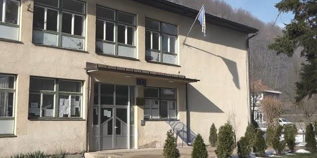škola