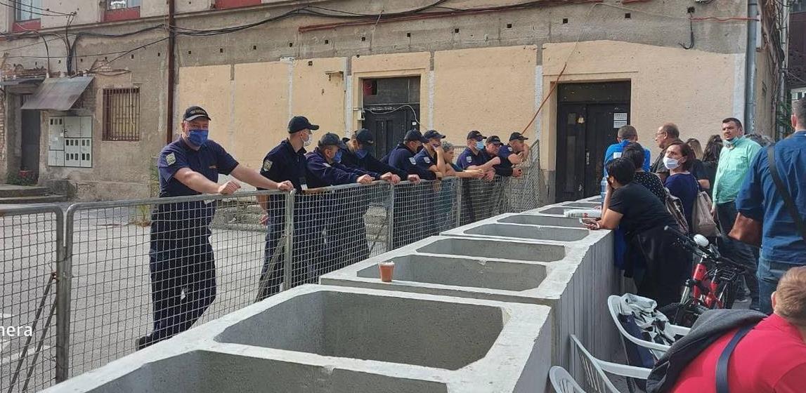 I pored odluke Suda, barikade i zaštitari i dalje između dvije firme