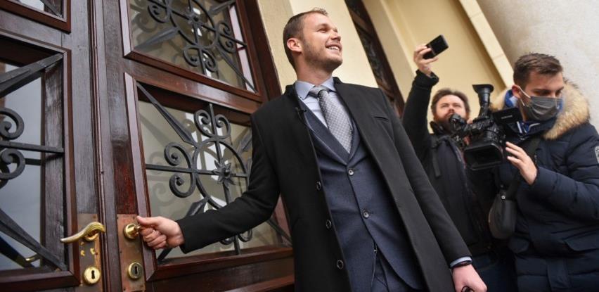 Stanivuković preuzeo dužnost gradonačelnika, na posao stigao autobusom