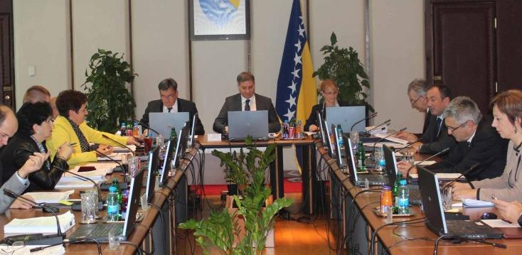 Vlasti tvrde: Povećanjem akciza rađalo bi se i više djece