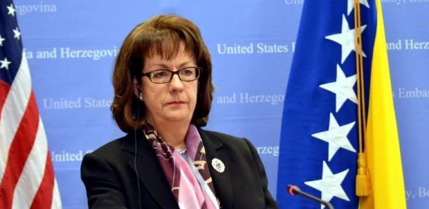 Cormack: Anulirati odluku o referendumu, a ne samo ga odgađati
