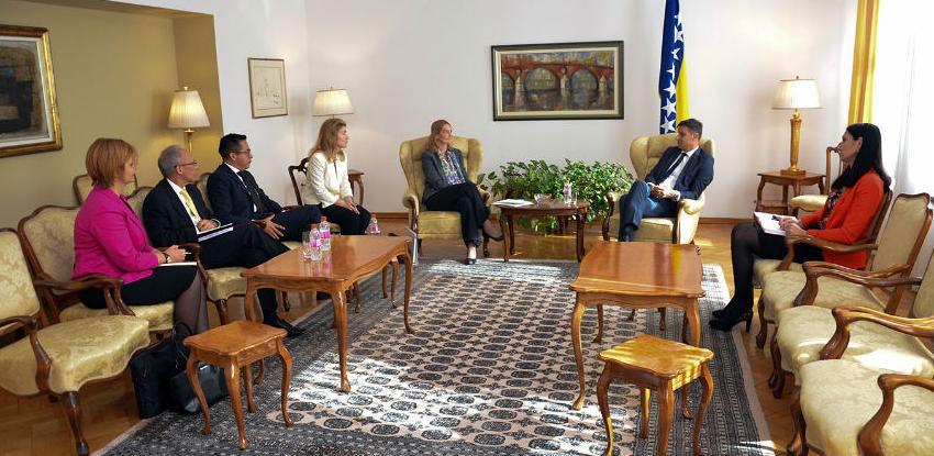 Za bržu registraciju poslovnih subjekata potrebno je mijenjati pet zakona