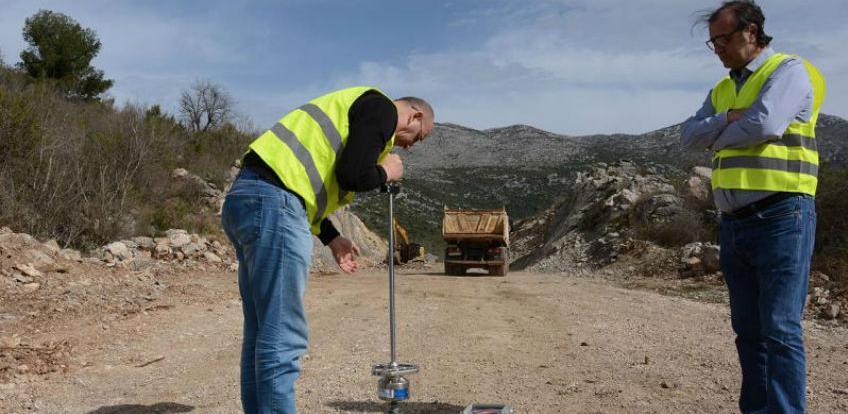 Milijarda za ceste još uvijek na čekanju