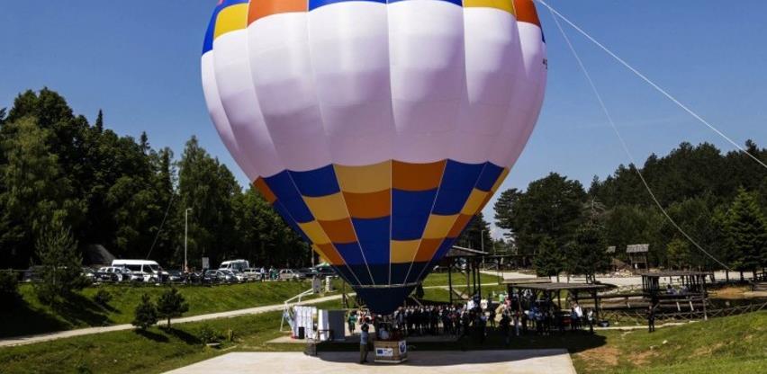 Na Trebeviću promovirana nova turistička atrakcija, let balonom (VIDEO)