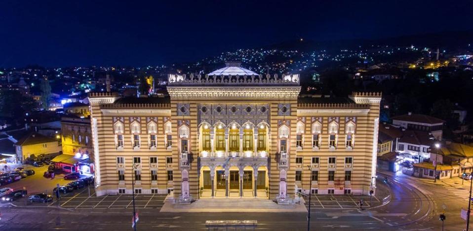 Završen projekt iluminacije: Gradska Vijećnica sija u novom ruhu