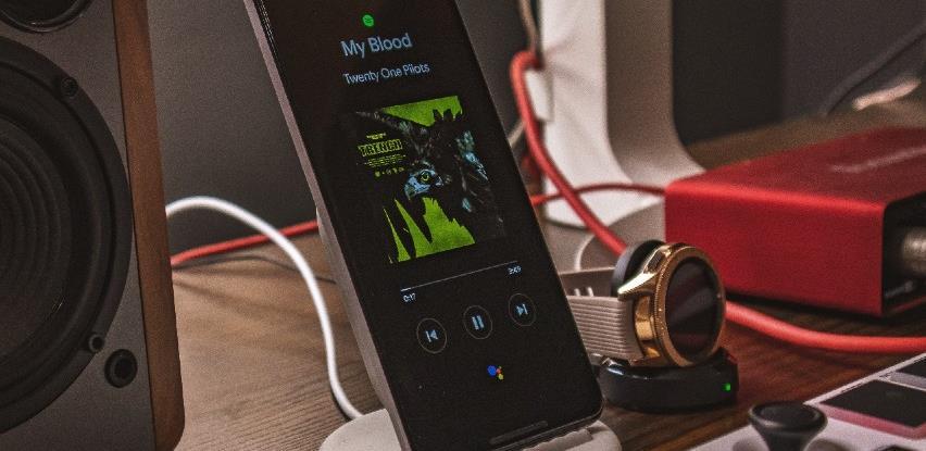 Telefon vam je stalno na punjaču? Evo kako to možete promijeniti