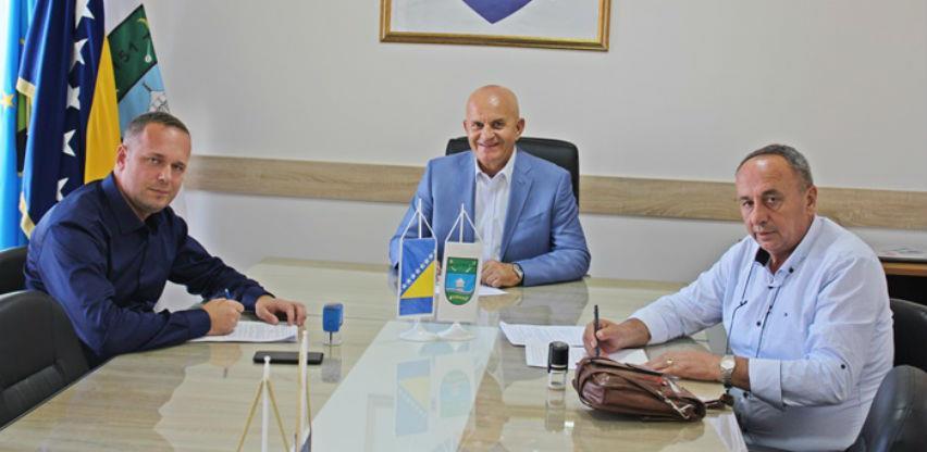 Potpisani ugovori za asfaltiranje lokalnih puteva na području Kalesije