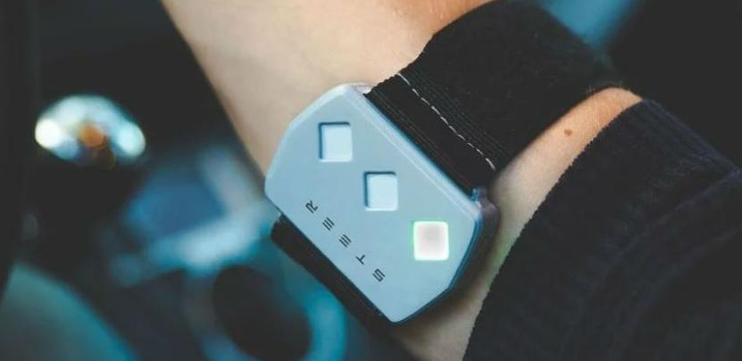 Steer - Narukvica koja vam neće dati da spavate dok vozite